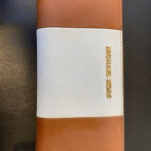 Michael Kors large color-block wallet